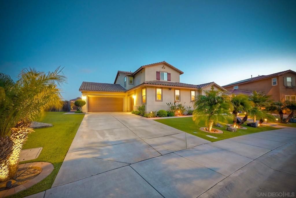 Attached, Backyard, Exterior, Facade, Mediterranean