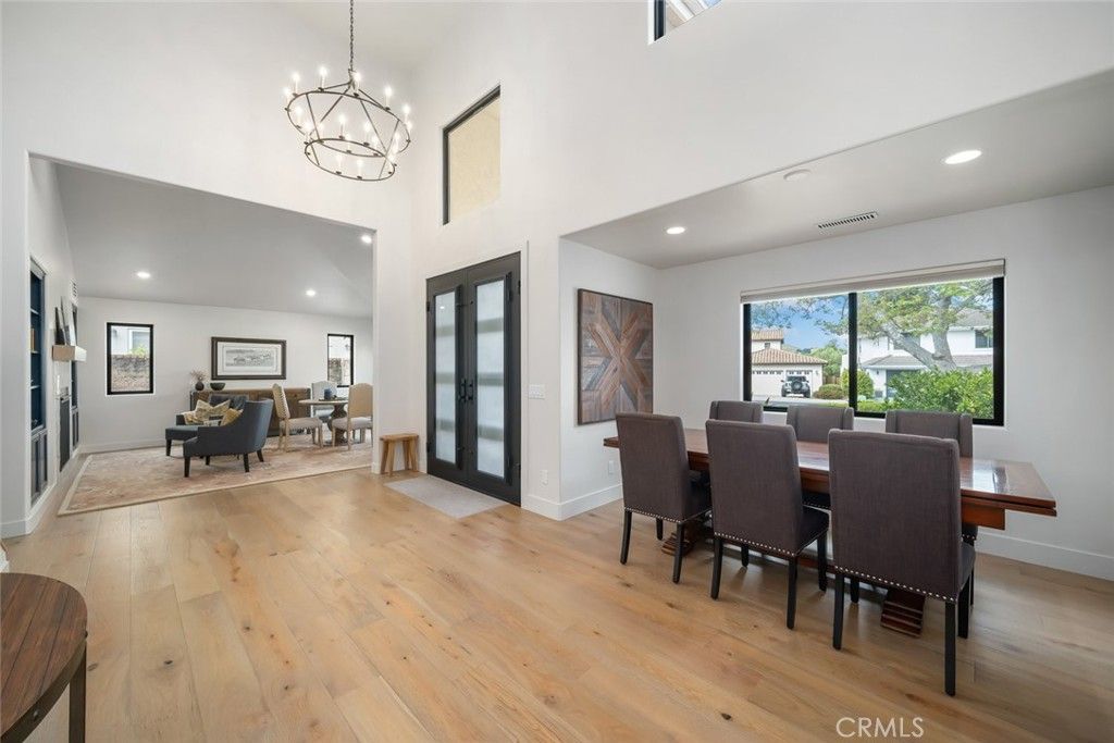 Chandelier, Dining room, Interior, Living room, Pendant Lights, Recessed Lighting, Wood Texture Flooring
