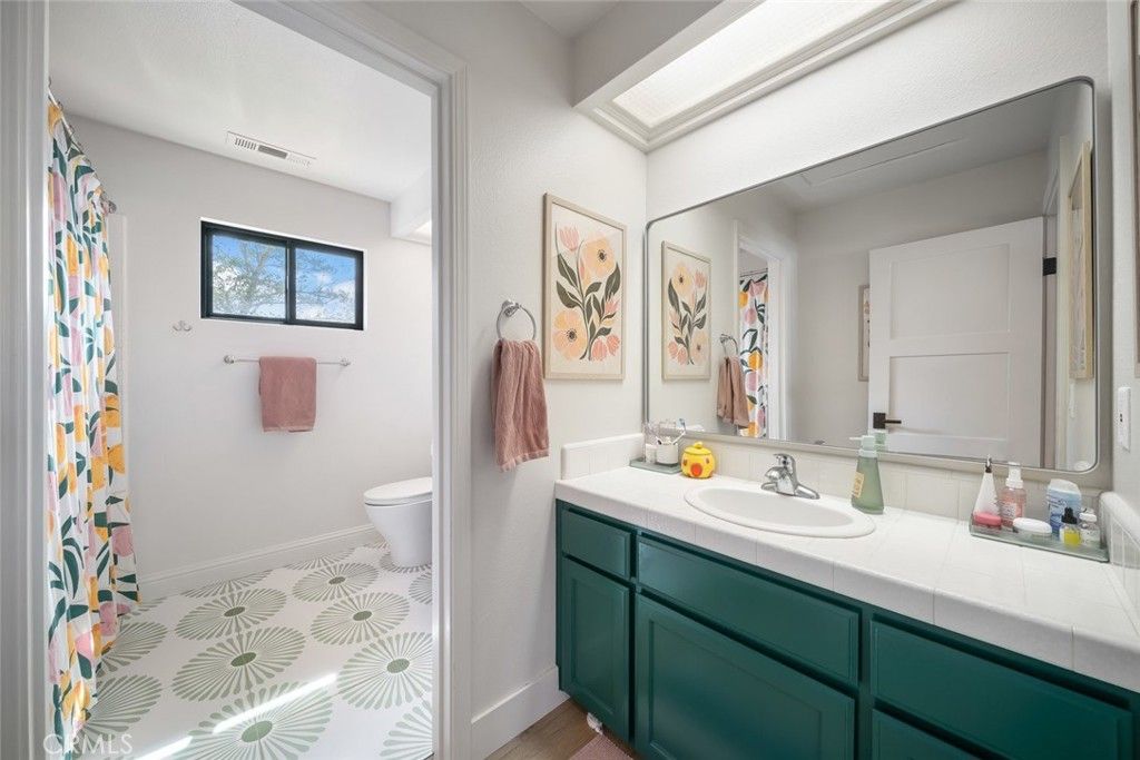 Bathroom, Interior, Tile Countertops