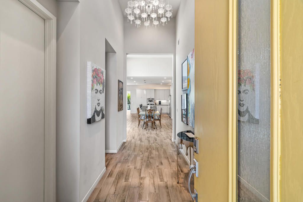 Chandelier, Dining room, Interior, Kitchen, Recessed Lighting, Wood Texture Flooring