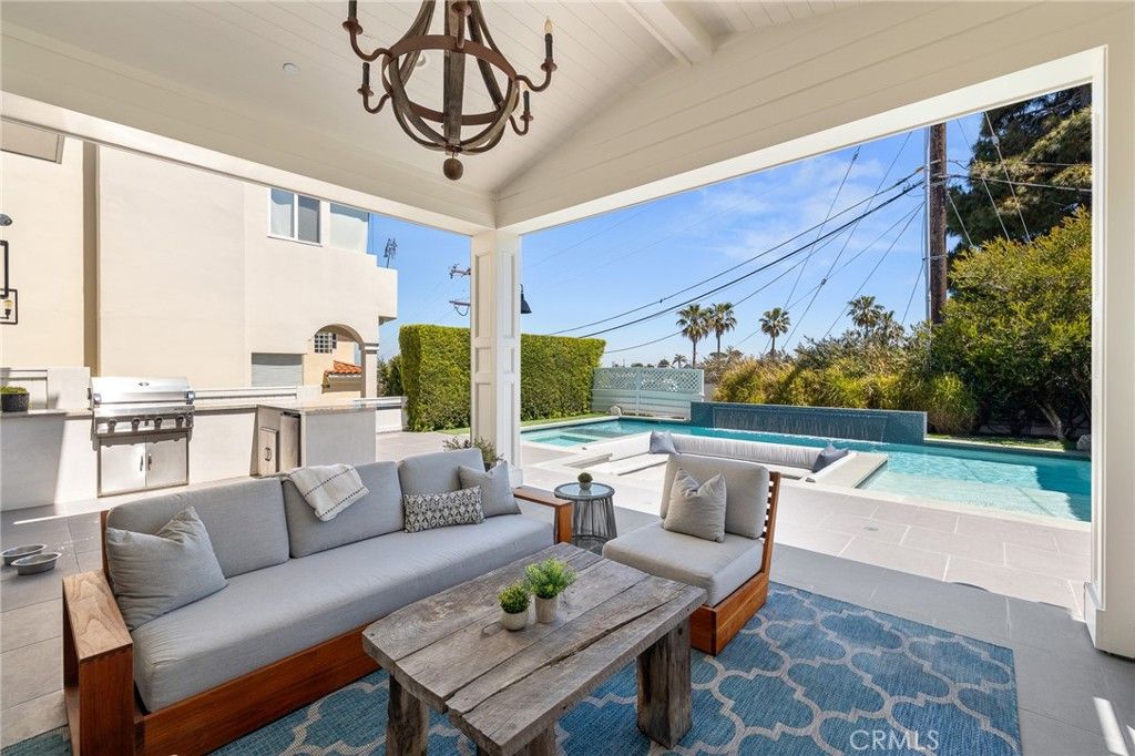 Chandelier, Exterior, Pool