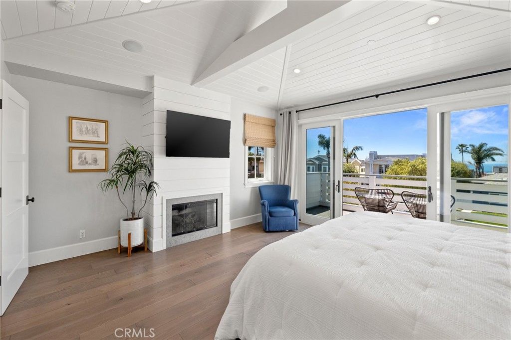 Bedroom, Fireplace, Interior, Recessed Lighting, Wood Texture Flooring