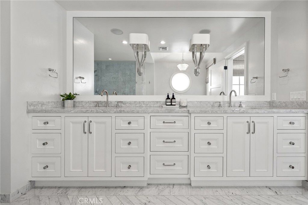 Bathroom, Dual Sink Vanities, Interior, Marble, Recessed Lighting