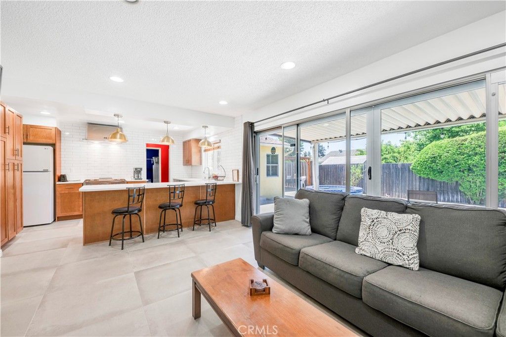 Interior, Kitchen, Living room, Pendant Lights, Recessed Lighting