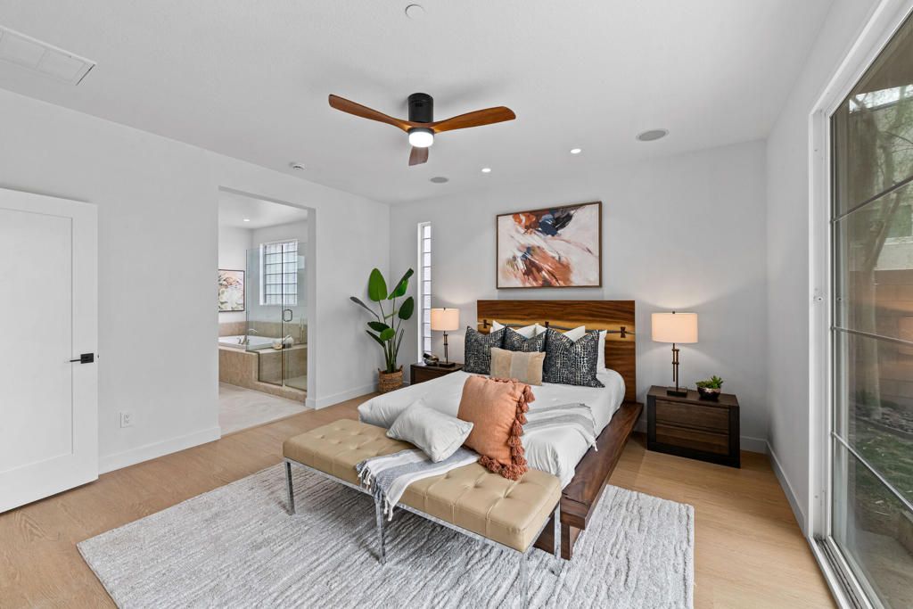 Bedroom, Interior, Living room, Recessed Lighting, Wood Texture Flooring