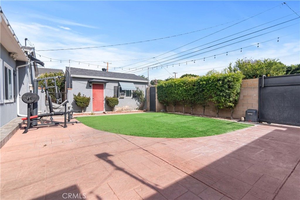 Backyard, Exterior
