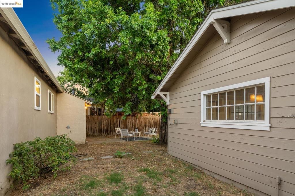 Backyard, Exterior