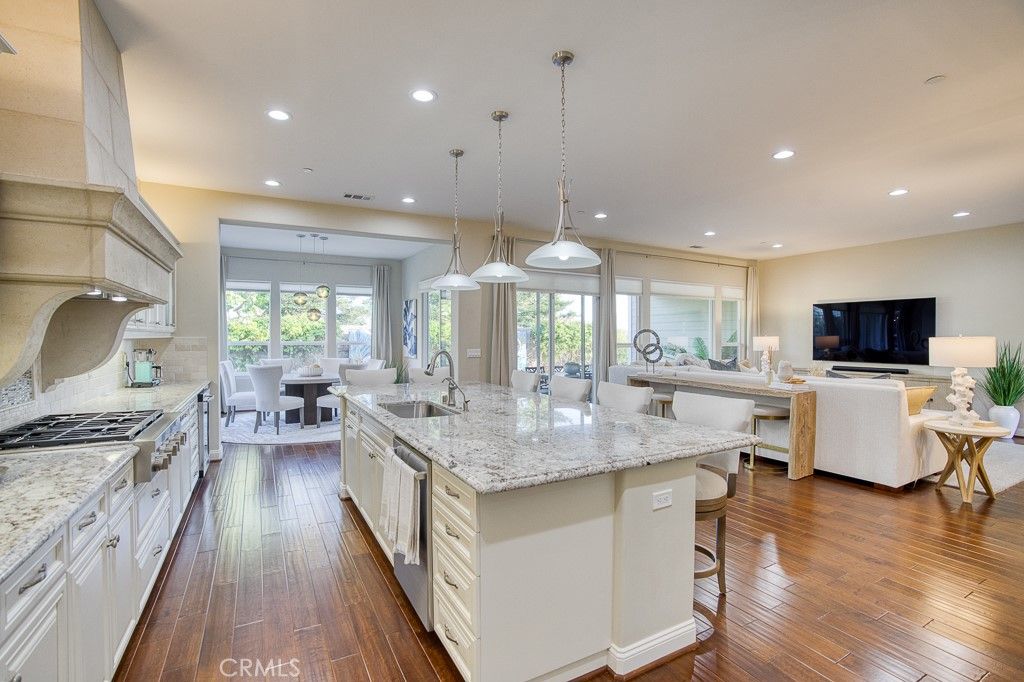 Dining room, Interior, Kitchen, Living room, Pendant Lights, Recessed Lighting, Wood Texture Flooring