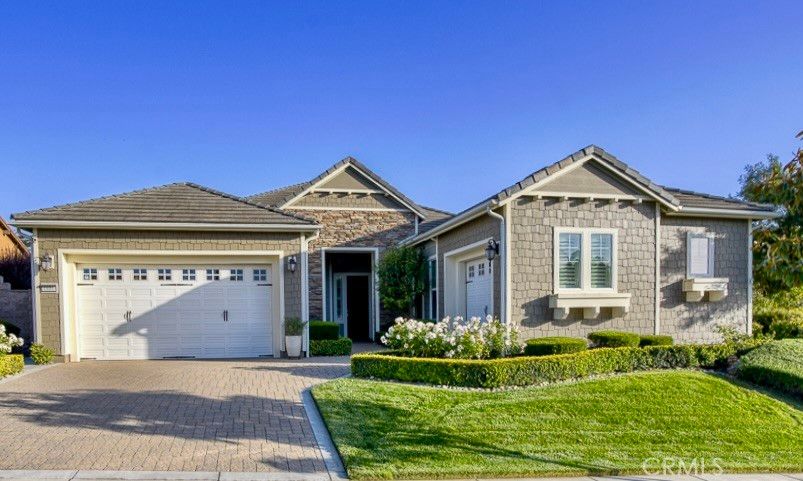 Attached, Exterior, Facade, American Craftsman