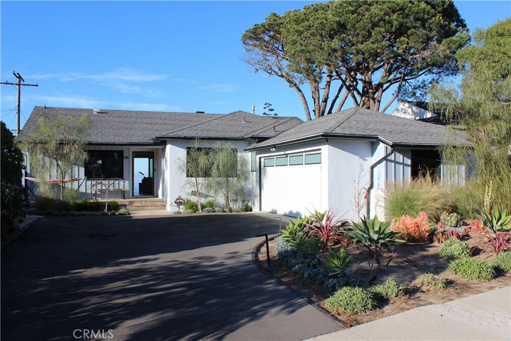 Attached, Exterior, Facade, Ranch