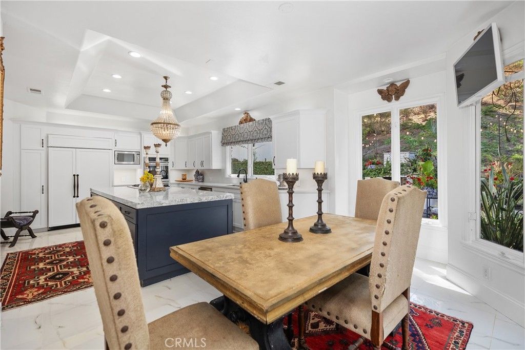 Chandelier, Dining room, Interior, Kitchen, Recessed Lighting