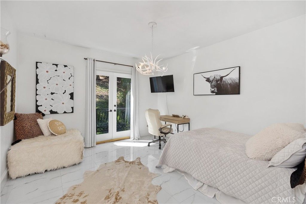 Bedroom, Home Office, Interior, Marble, Pendant Lights