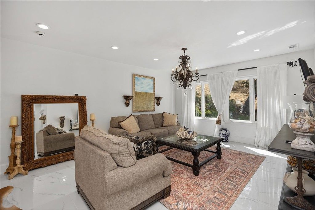 Chandelier, Interior, Living room, Marble, Recessed Lighting