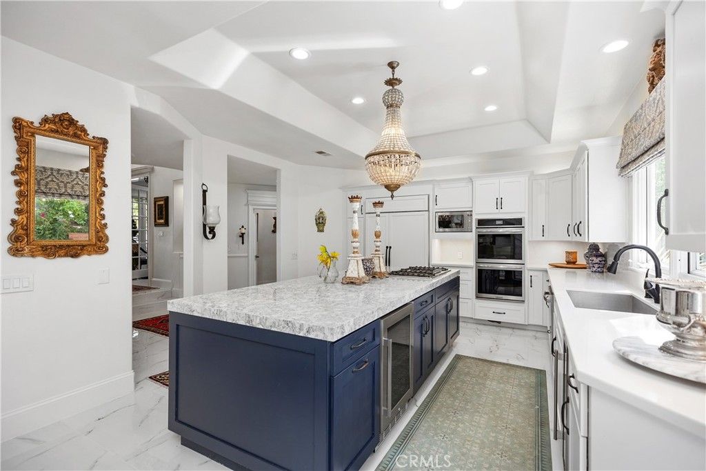 Chandelier, Interior, Kitchen, Marble, Pendant Lights, Recessed Lighting, Stainless Steel Appliances