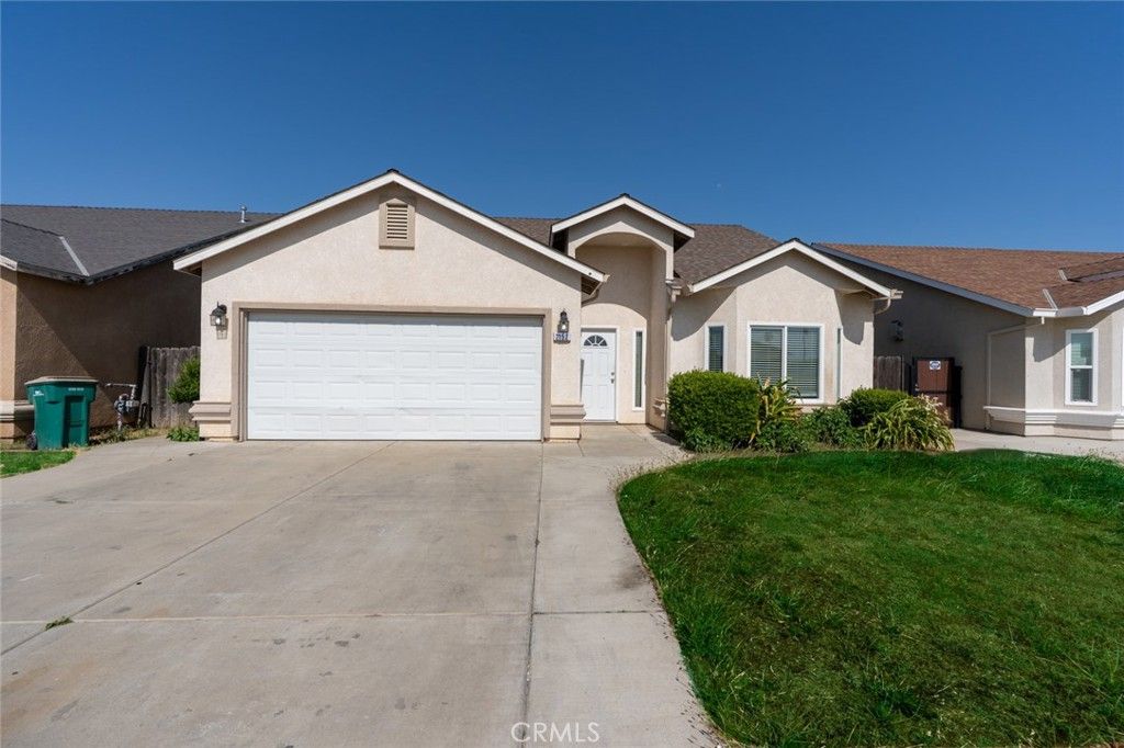Attached, Exterior, Facade, Ranch