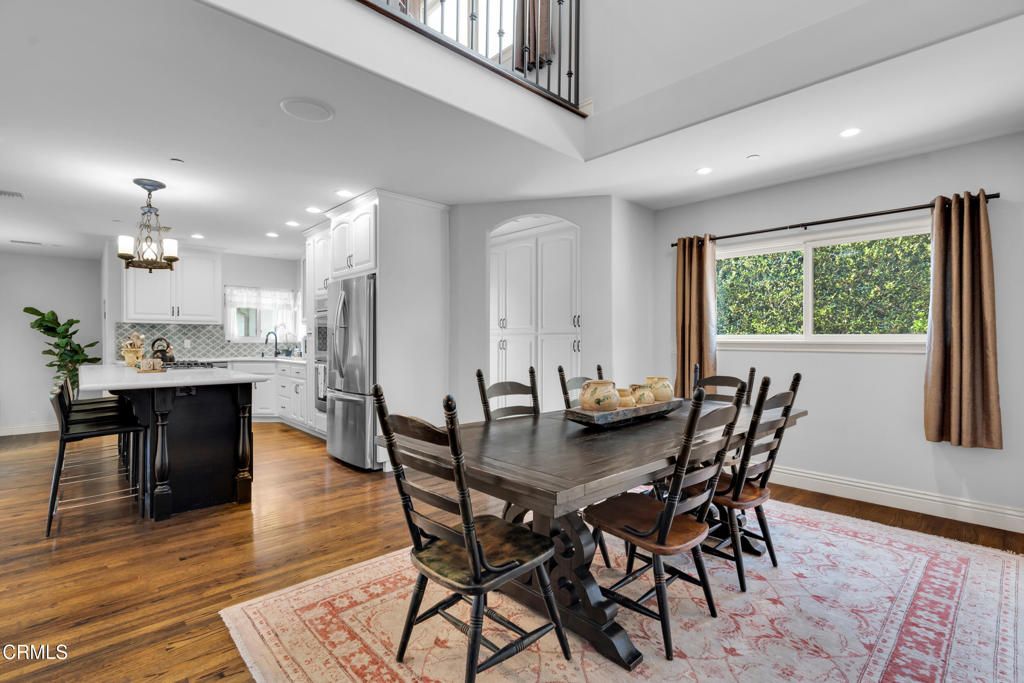 Chandelier, Dining room, Interior, Kitchen, Recessed Lighting, Wood Texture Flooring