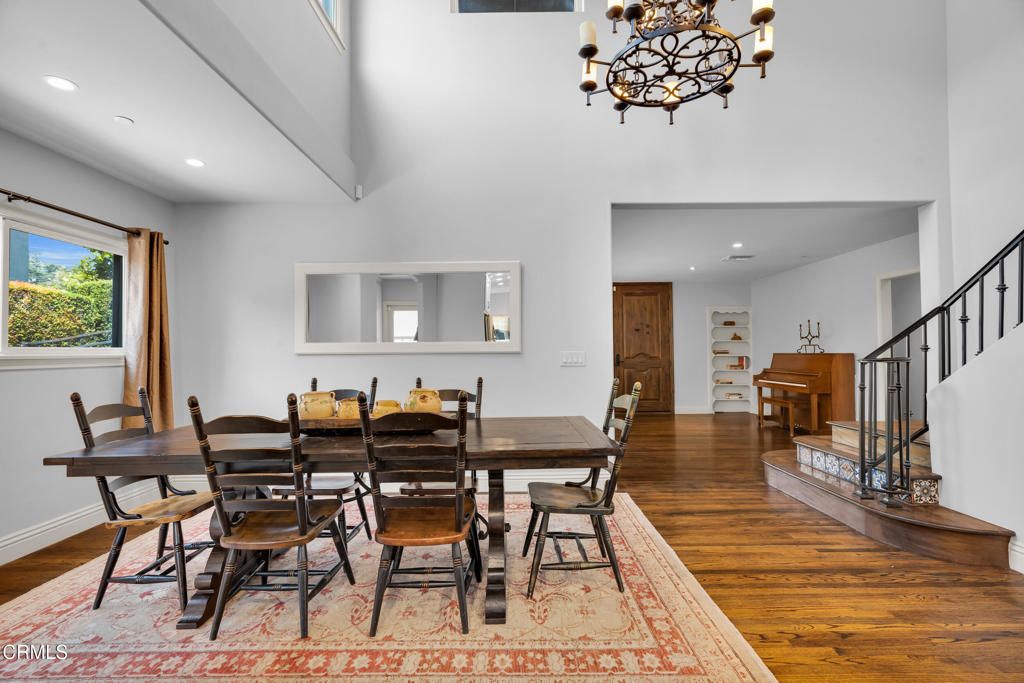 Chandelier, Dining room, Interior, Recessed Lighting, Wood Texture Flooring