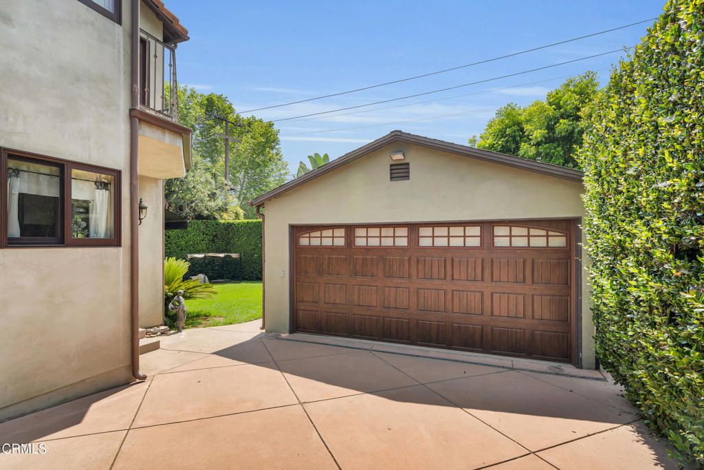 Detached Garage, Exterior