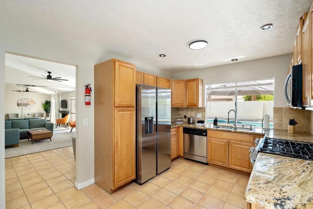 Interior, Kitchen, Living room, Recessed Lighting, Stainless Steel Appliances