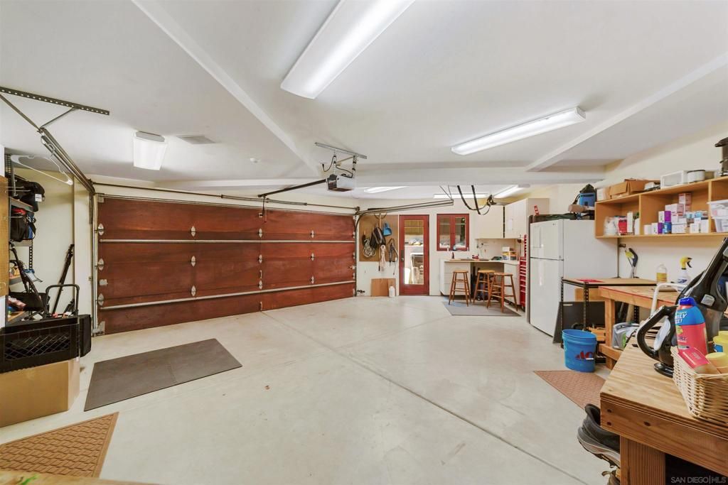 Garage, Interior