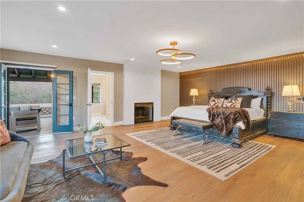 Bedroom, Interior, Pendant Lights, Recessed Lighting, Wood Texture Flooring