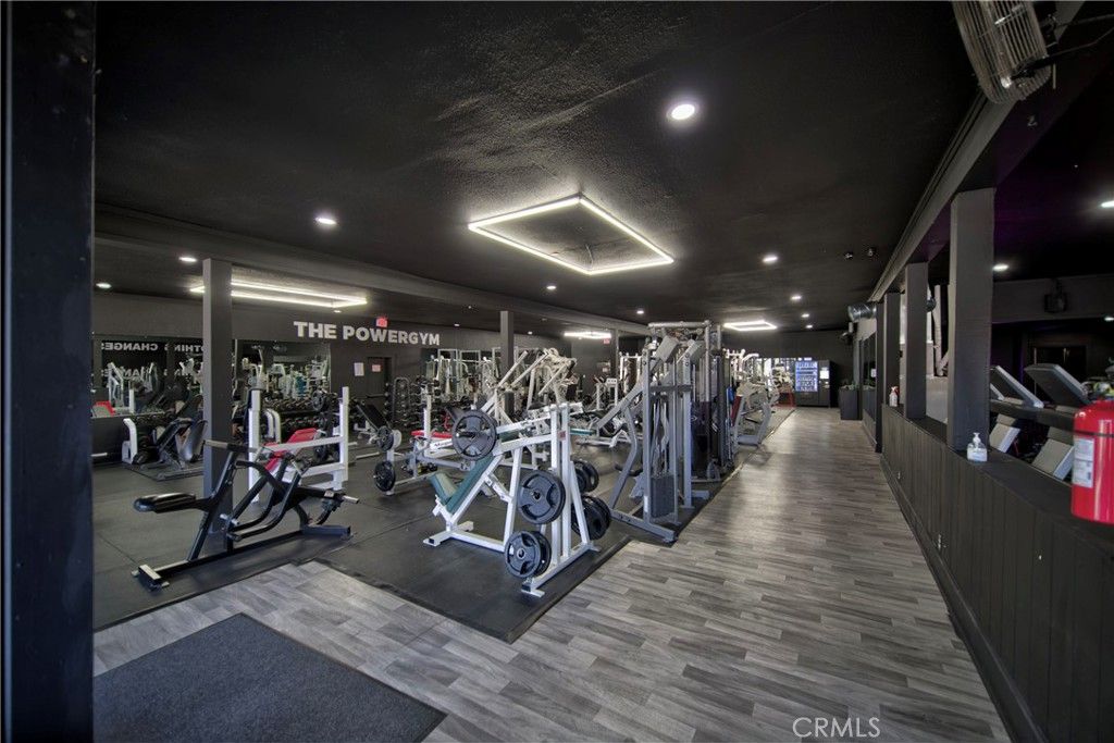 Fitness Equipment, Gym, Interior, Recessed Lighting, Wood Texture Flooring