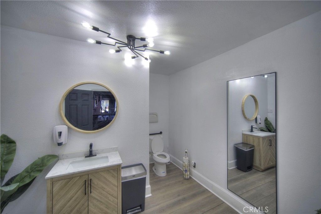 Bathroom, Dual Sink Vanities, Interior, Wood Texture Flooring