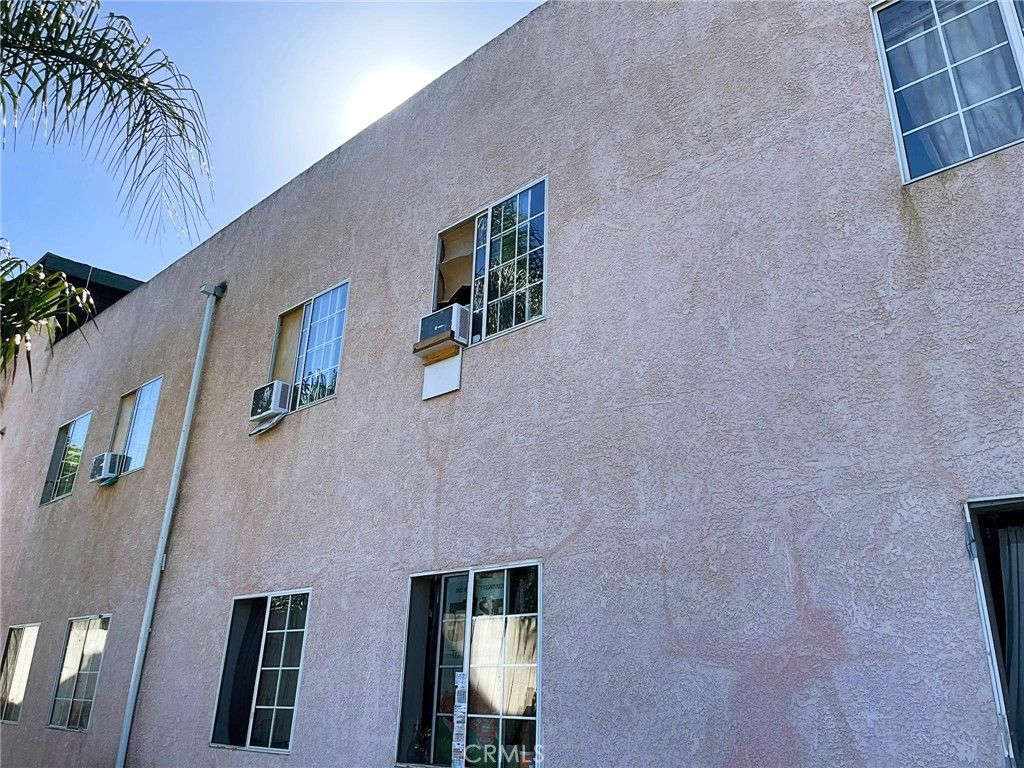 Exterior, Facade, None