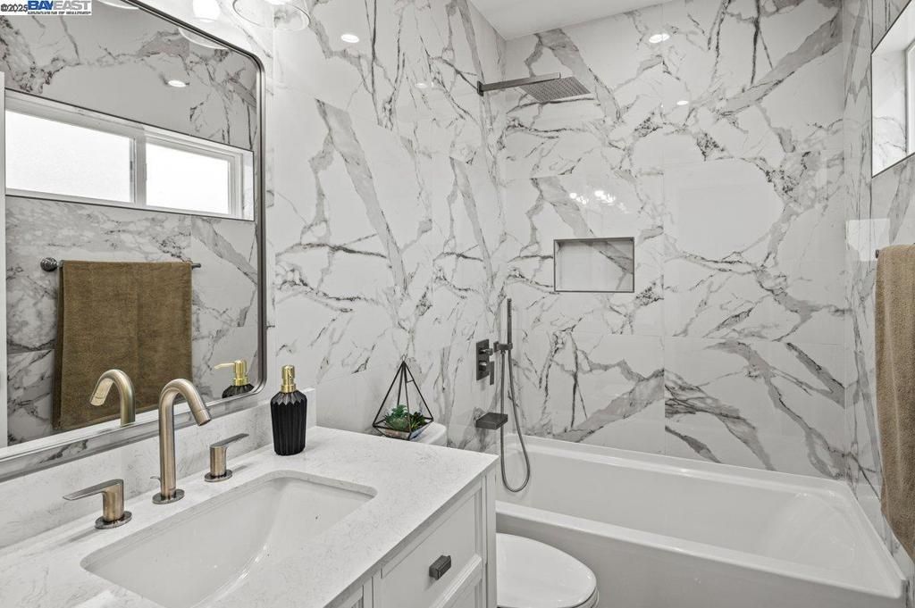 Bathroom, Interior, Marble Walls, Recessed Lighting