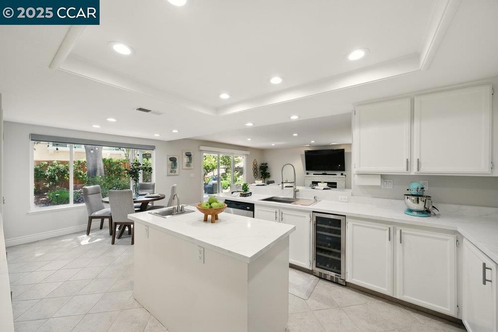 Dining room, Interior, Kitchen, Recessed Lighting
