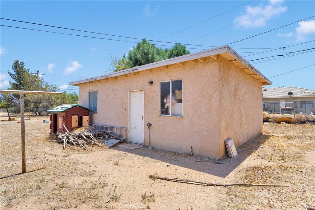 Backyard, Exterior