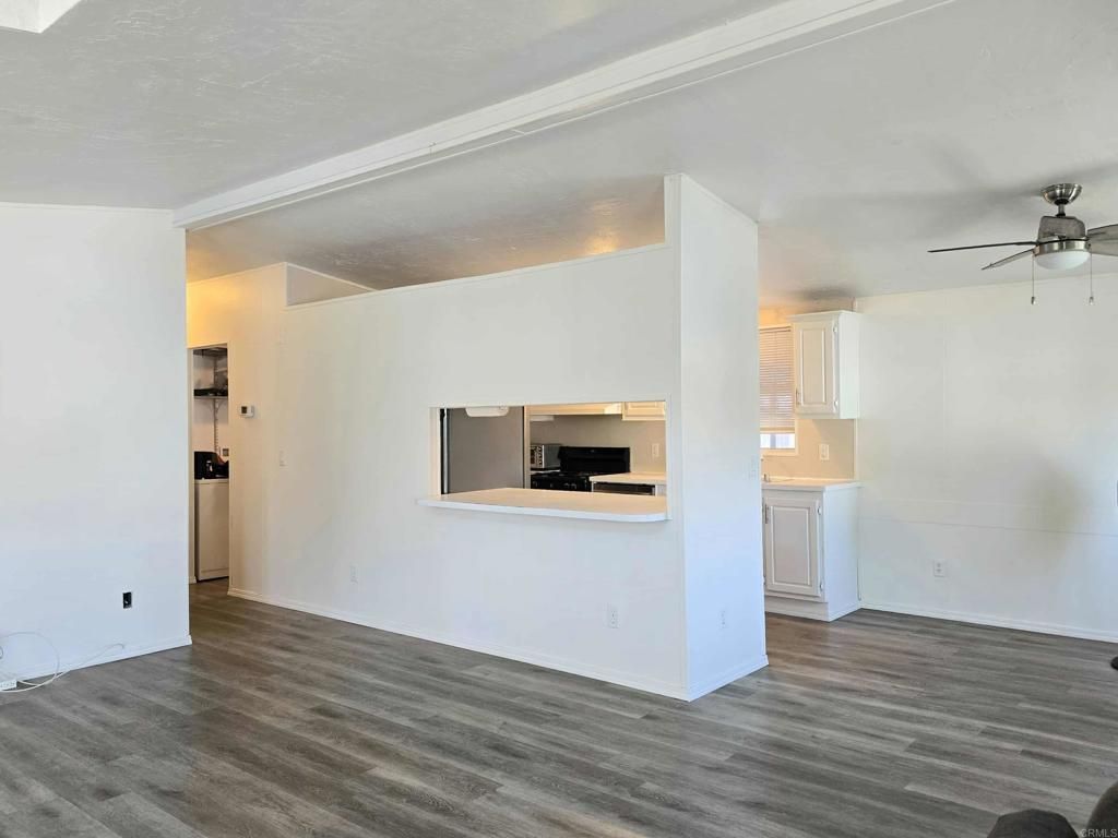 Empty room, Interior, Kitchen, Wood Texture Flooring