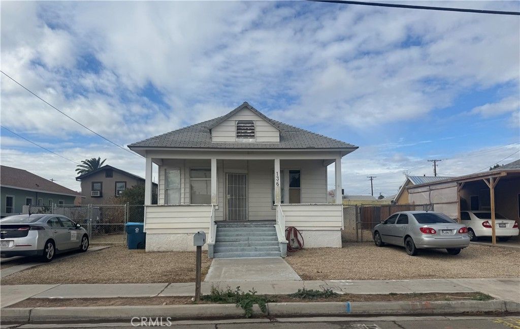 Exterior, Facade, American Foursquare