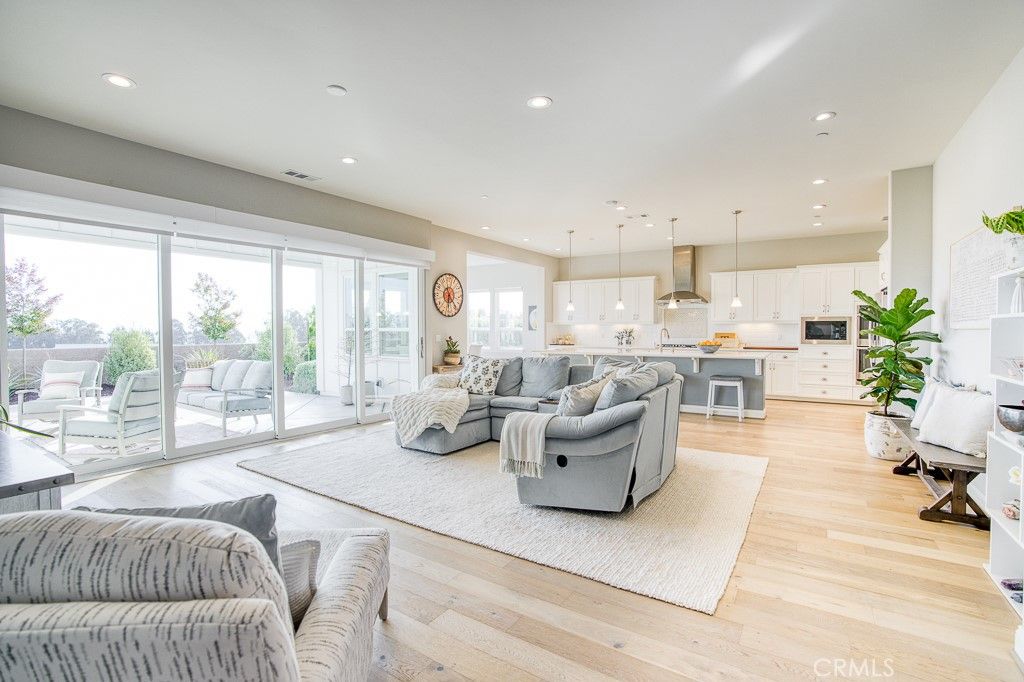 Interior, Kitchen, Living room, Pendant Lights, Recessed Lighting, Wood Texture Flooring