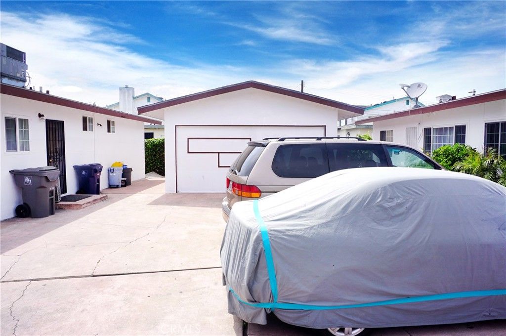Detached Garage, Exterior