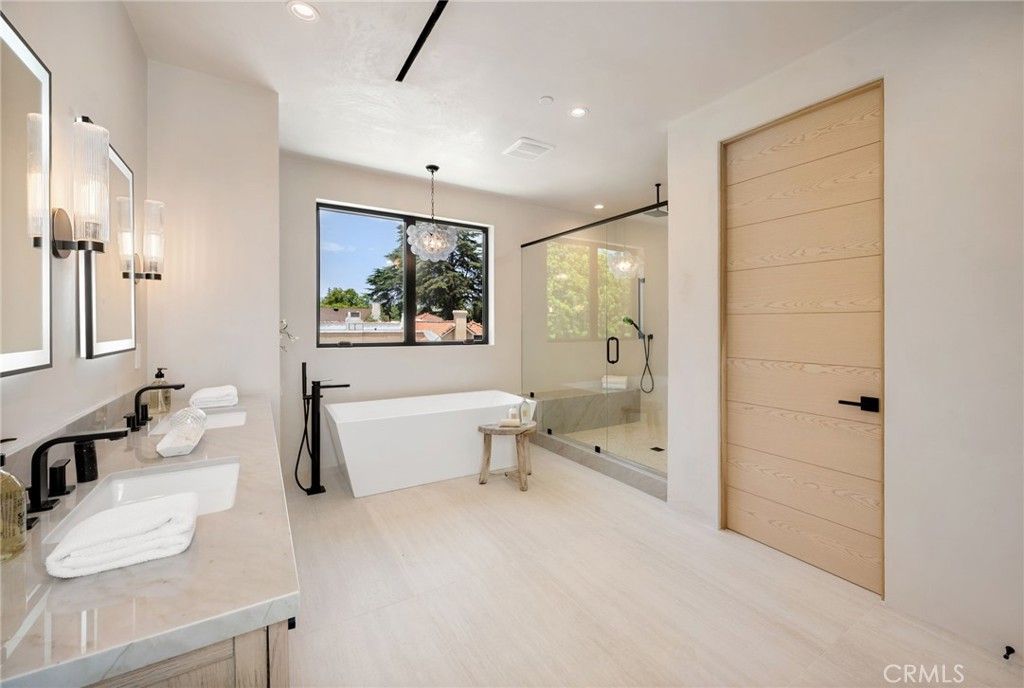 Bathroom, Dual Sink Vanities, Free Standing Baths, Glass Shower, Interior, Pendant Lights, Recessed Lighting