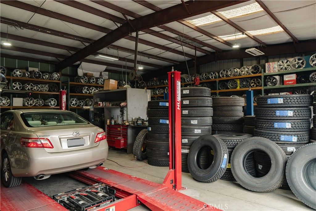 Garage, Interior