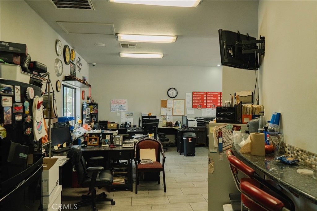 Home Office, Interior