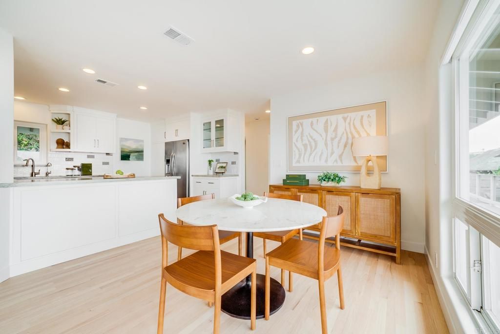 Dining room, Interior, Kitchen, Recessed Lighting, Wood Texture Flooring