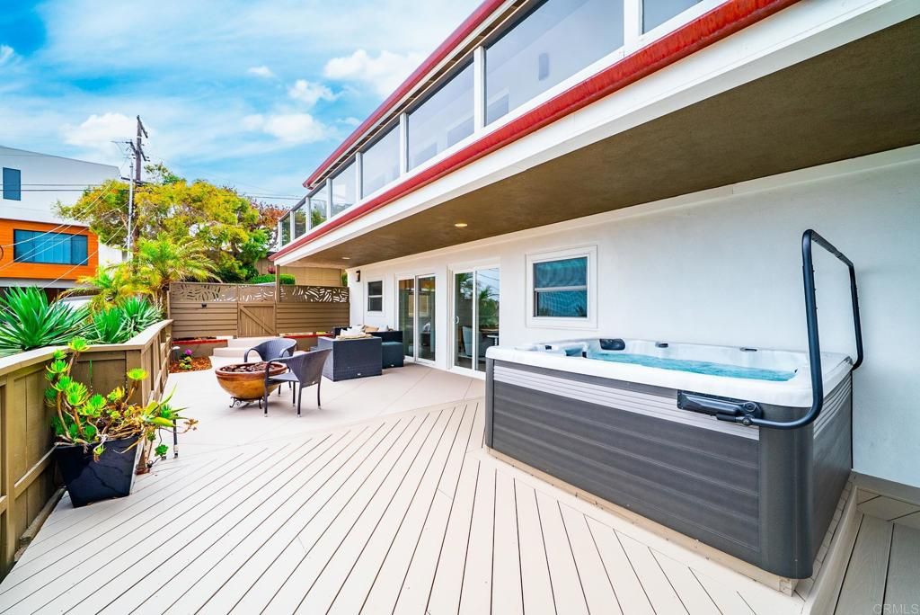 Exterior, Hot Tub
