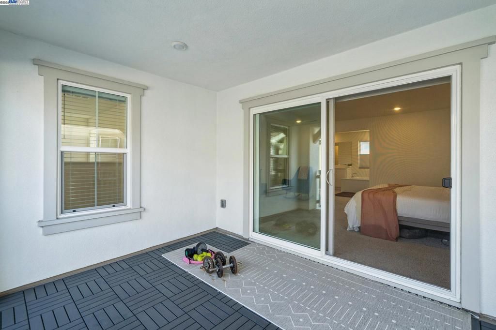 Bedroom, Exterior, Interior, Recessed Lighting