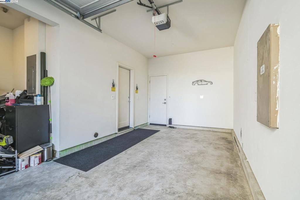 Garage, Interior