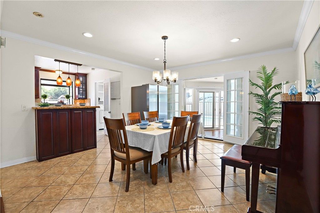 Dining room, Interior, Pendant Lights, Recessed Lighting