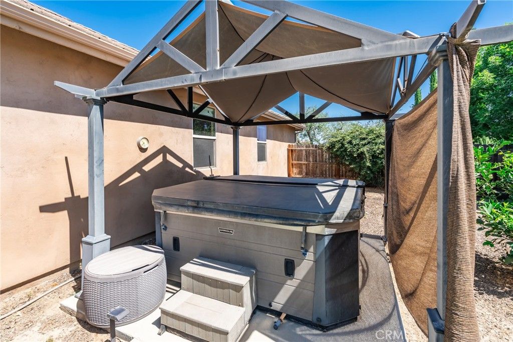Exterior, Hot Tub
