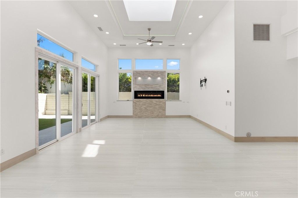 Empty room, Fireplace, Interior, Recessed Lighting