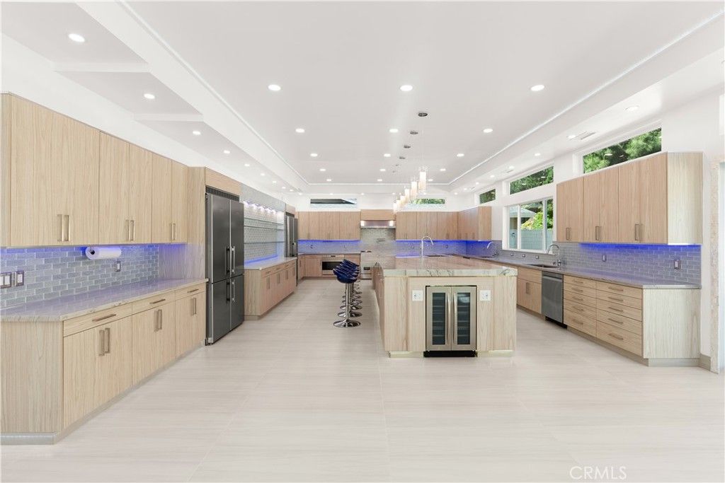 Interior, Kitchen, Pendant Lights, Recessed Lighting, Stainless Steel Appliances