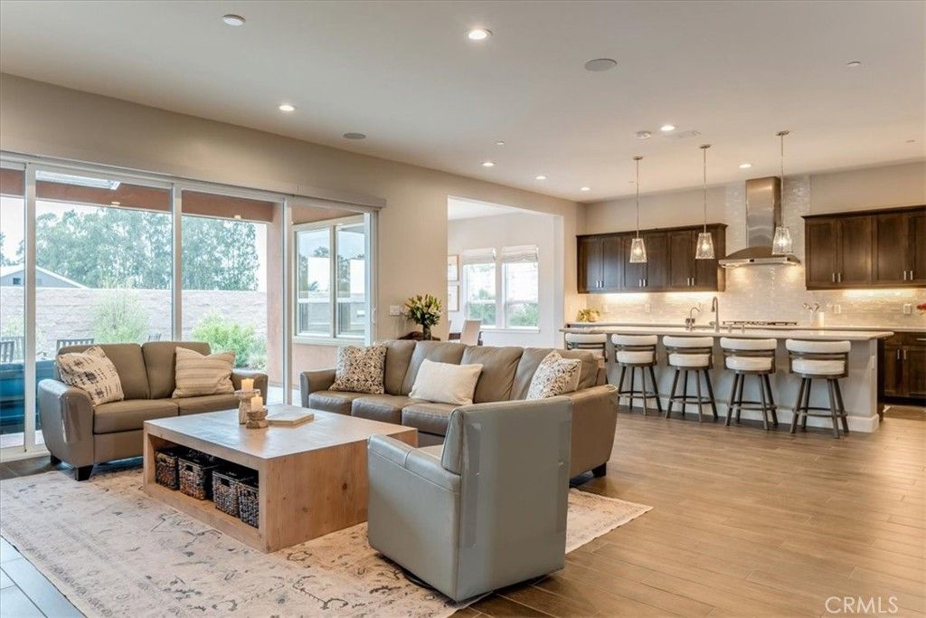 Interior, Kitchen, Living room, Pendant Lights, Recessed Lighting, Wood Texture Flooring