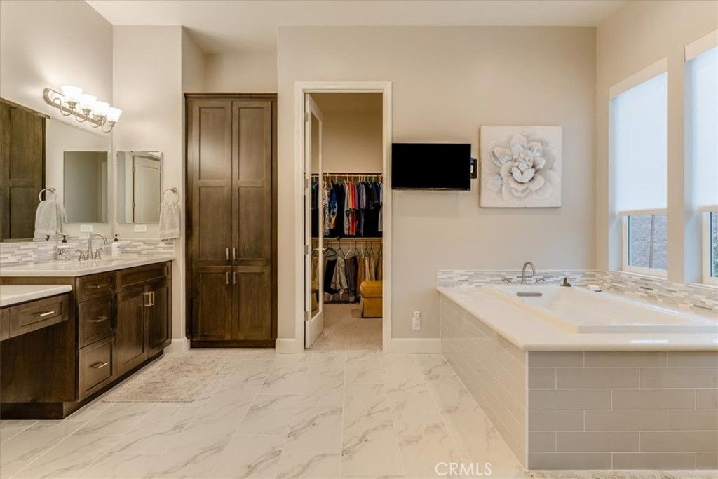 Bathroom, Dual Sink Vanities, Interior, Marble, Walk-in Closets