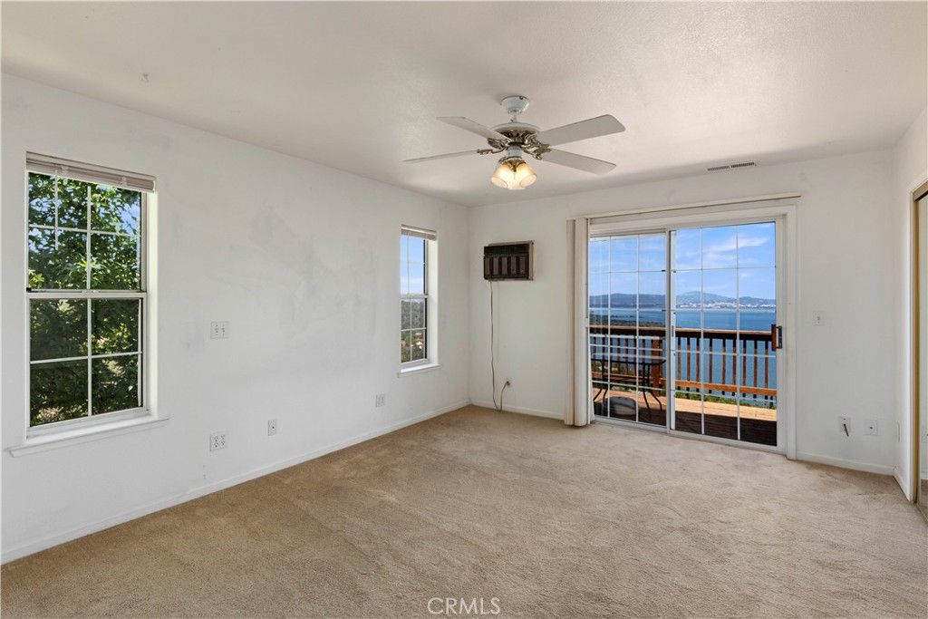 Empty room, Interior, Water