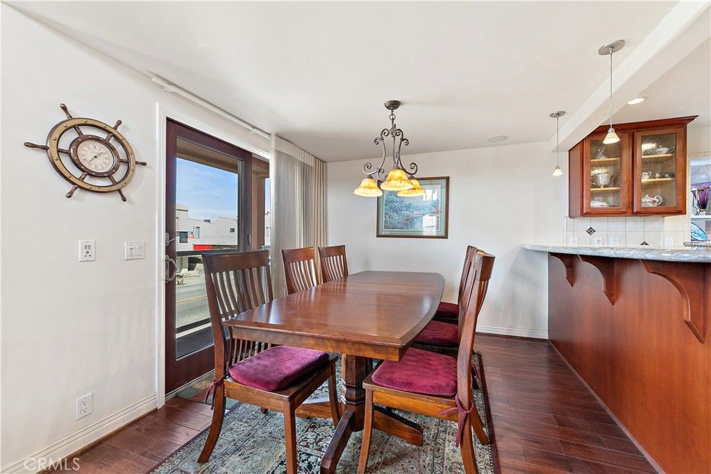 Dining room, Interior, Pendant Lights, Recessed Lighting, Wood Texture Flooring